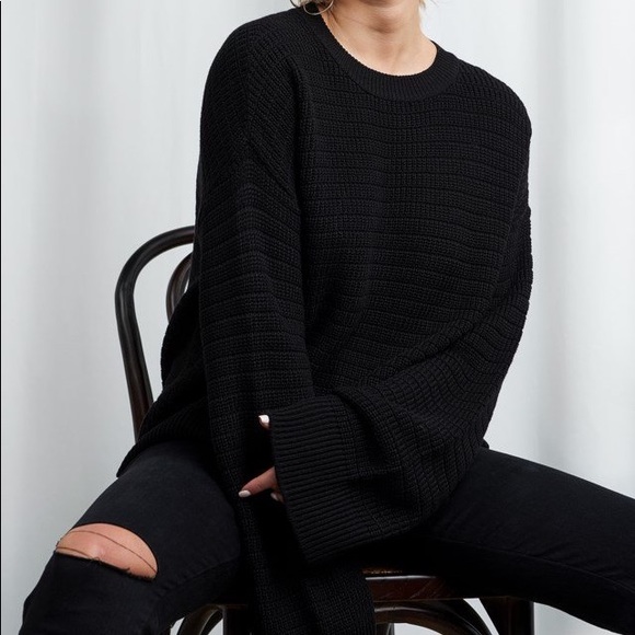 xle // black sweater - Picture 1 of 5